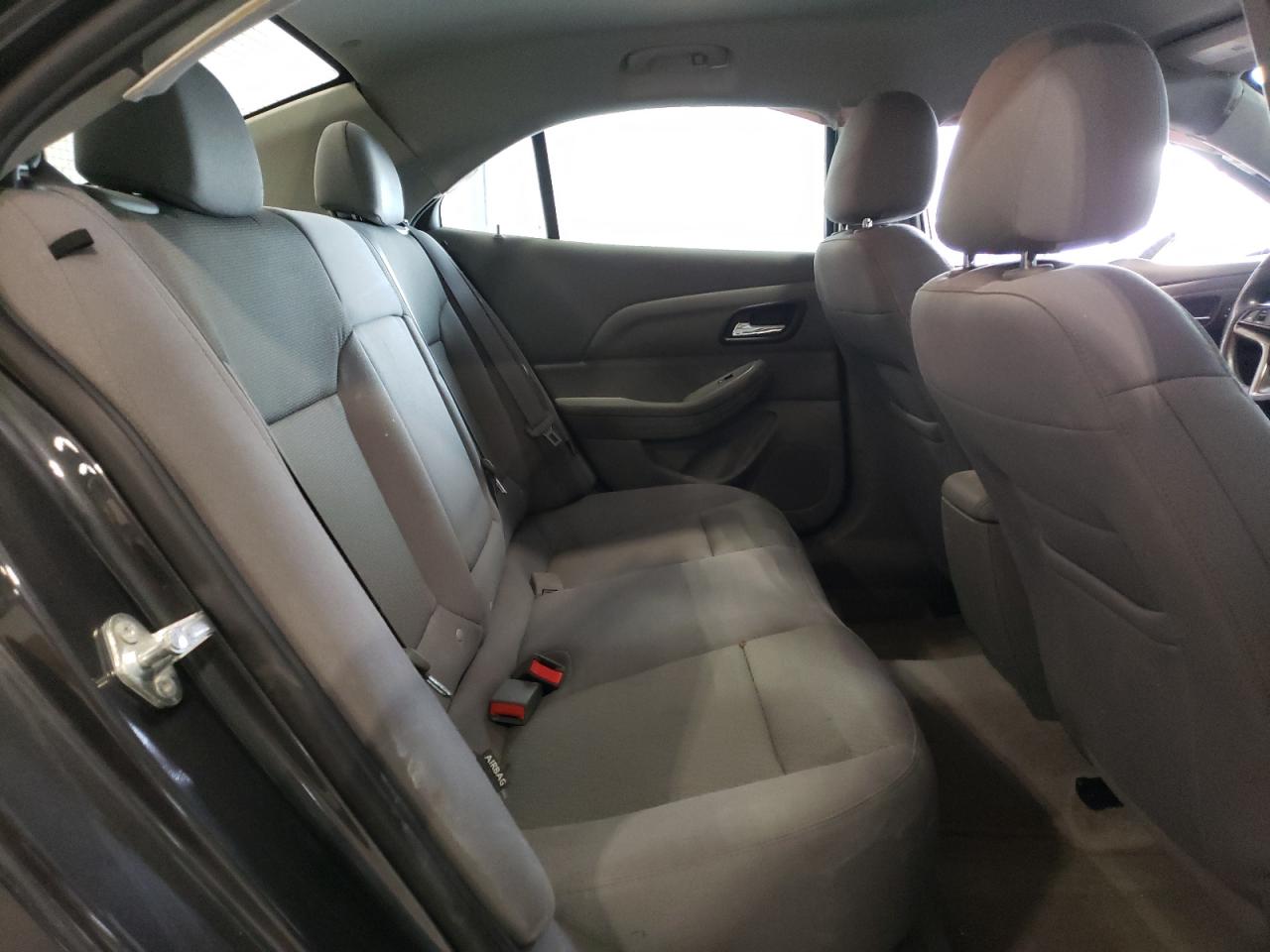 2015 Chevrolet Malibu - Image 10