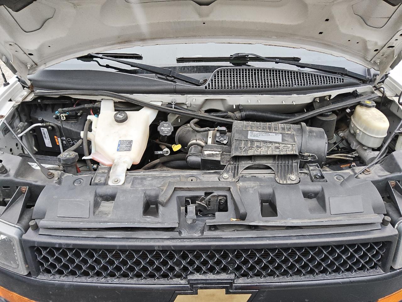 2018 Chevrolet Express - Image 12