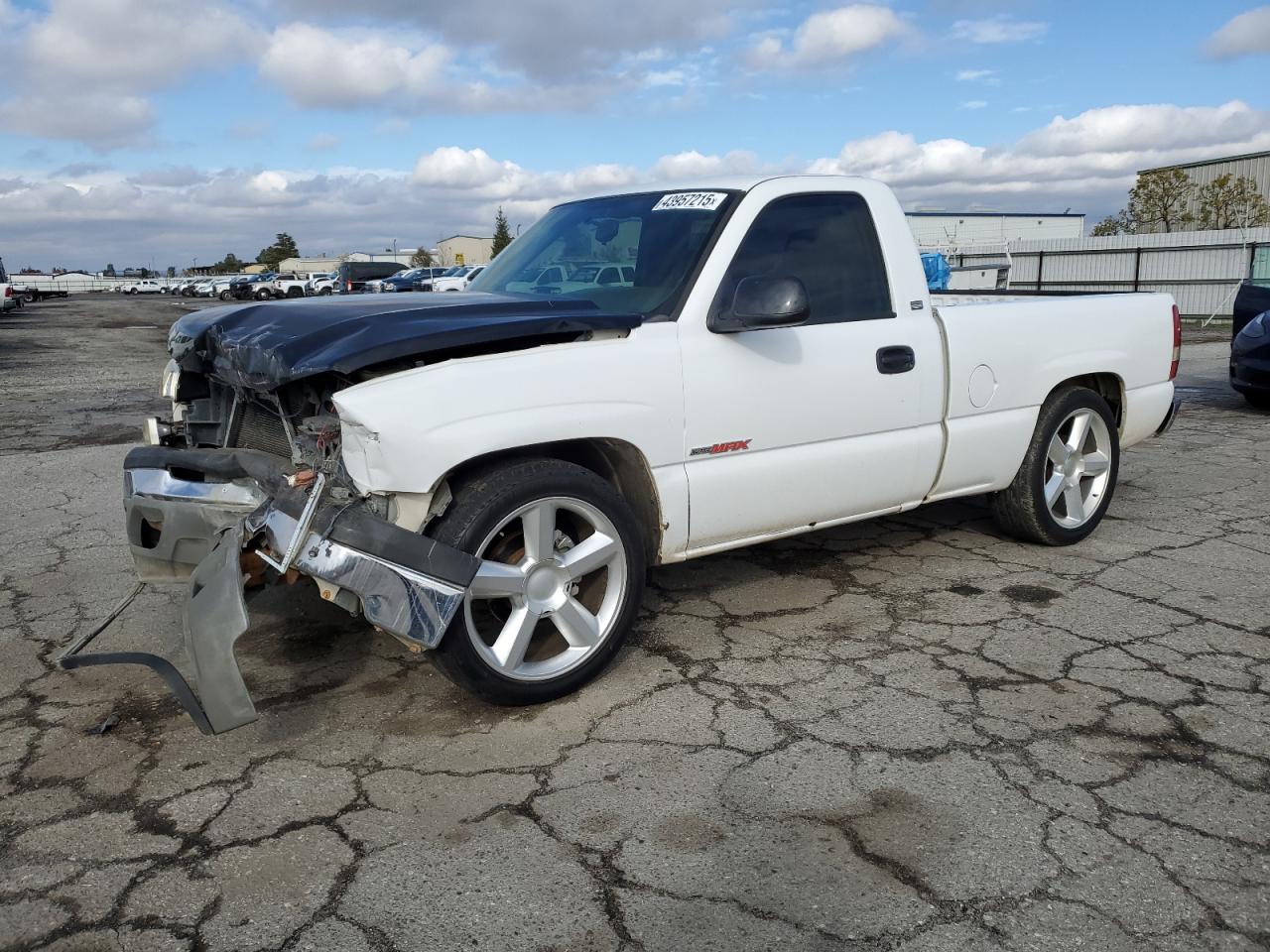 2005 Chevrolet Silverado - Image 1