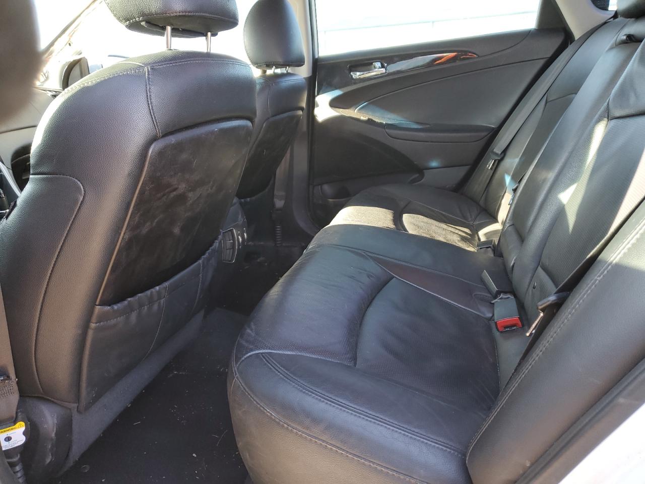 2013 Hyundai Sonata - Image 11