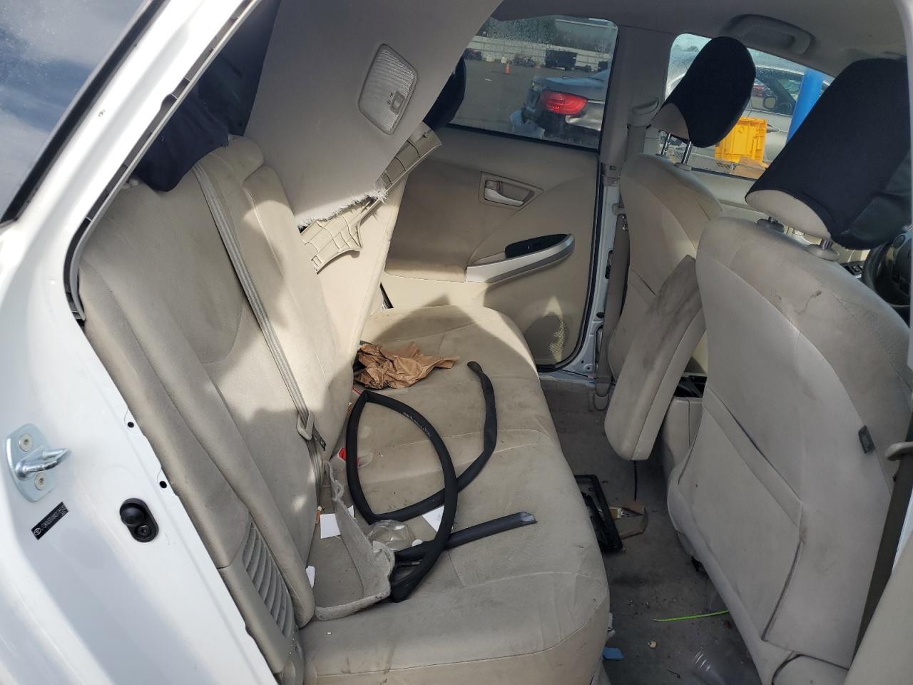 2010 Toyota Prius - Image 10