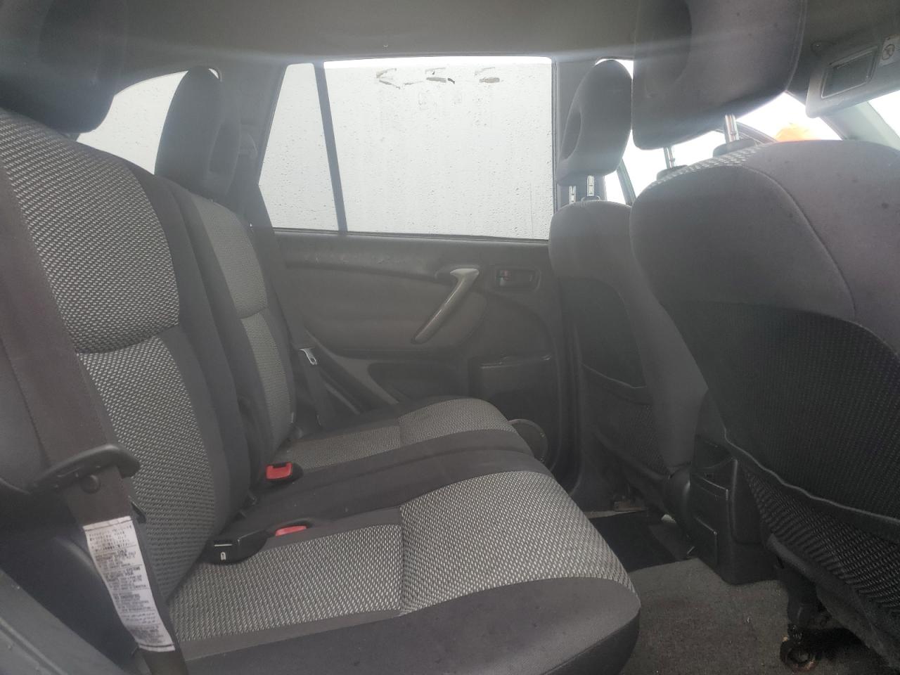 2004 Toyota RAV 4 - Image 11