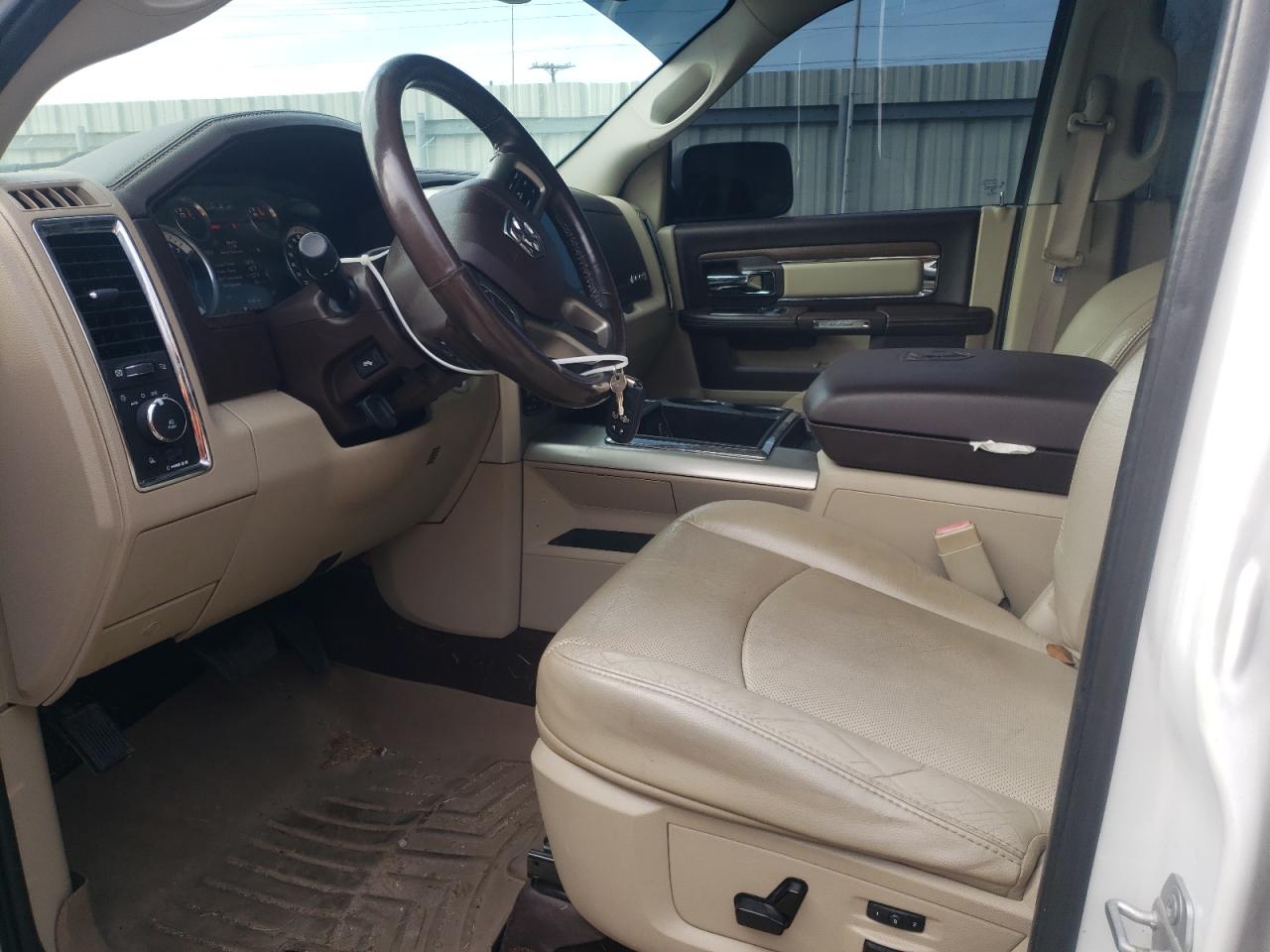 2015 RAM 1500 - Image 7