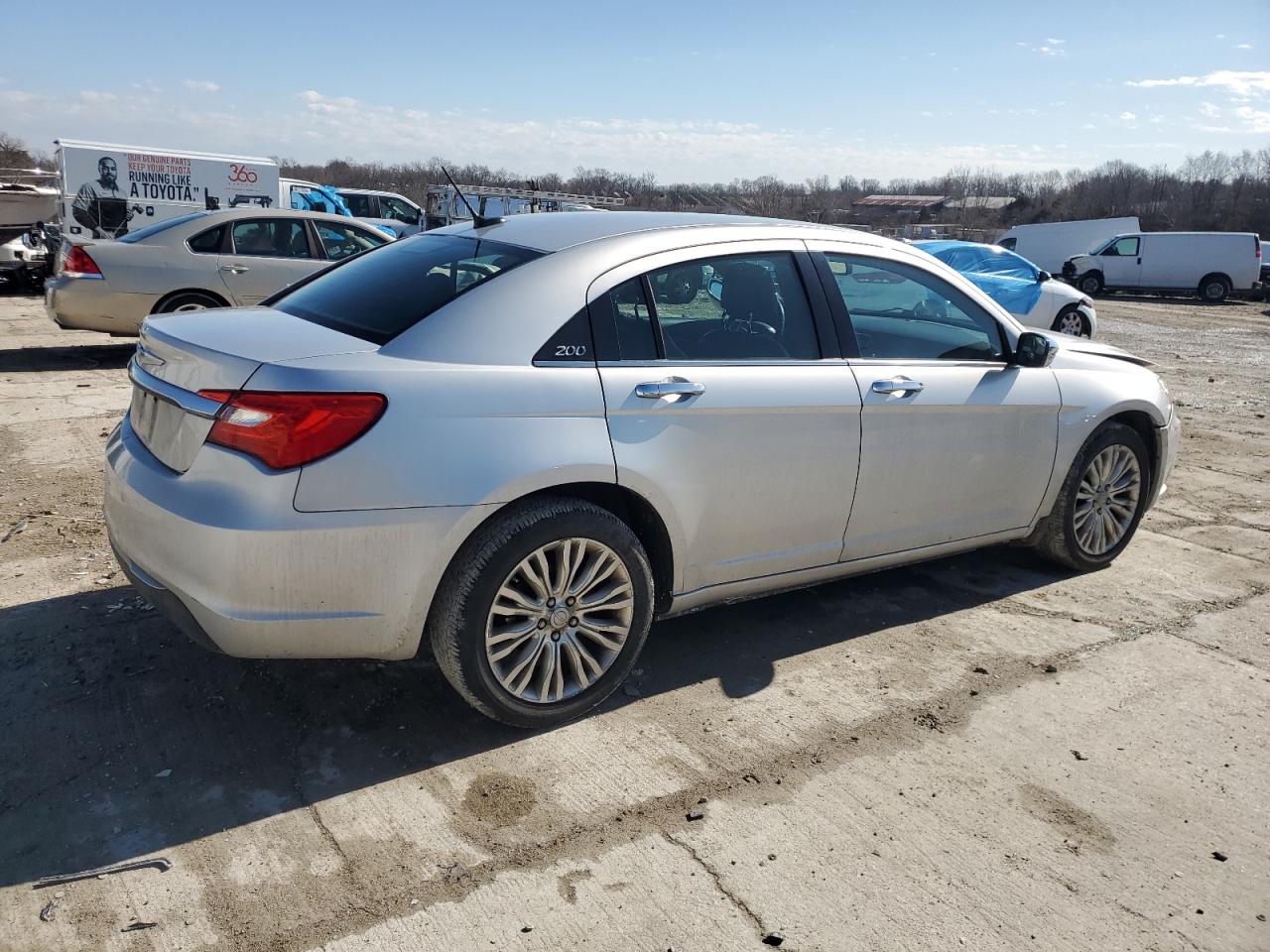 2012 Chrysler 200 - Image 3