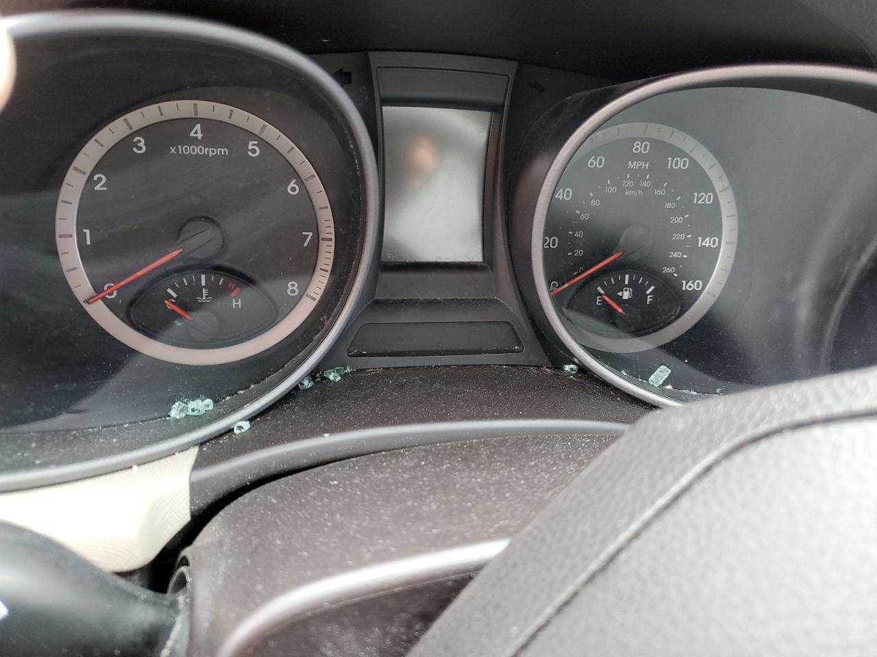 2015 Hyundai Santa Fe - Image 9