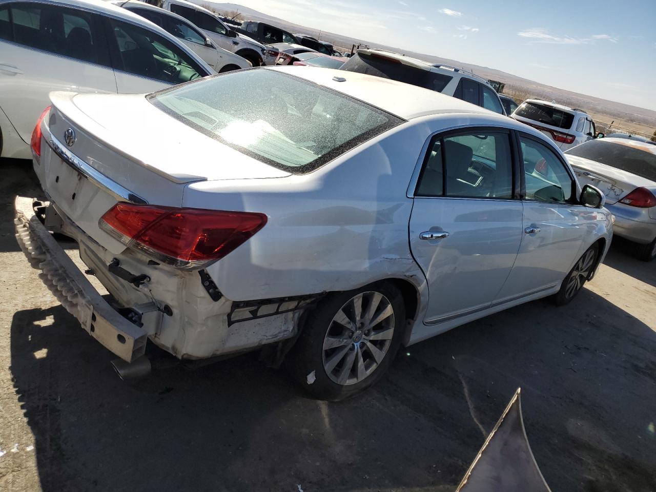 2012 Toyota Avalon - Image 3