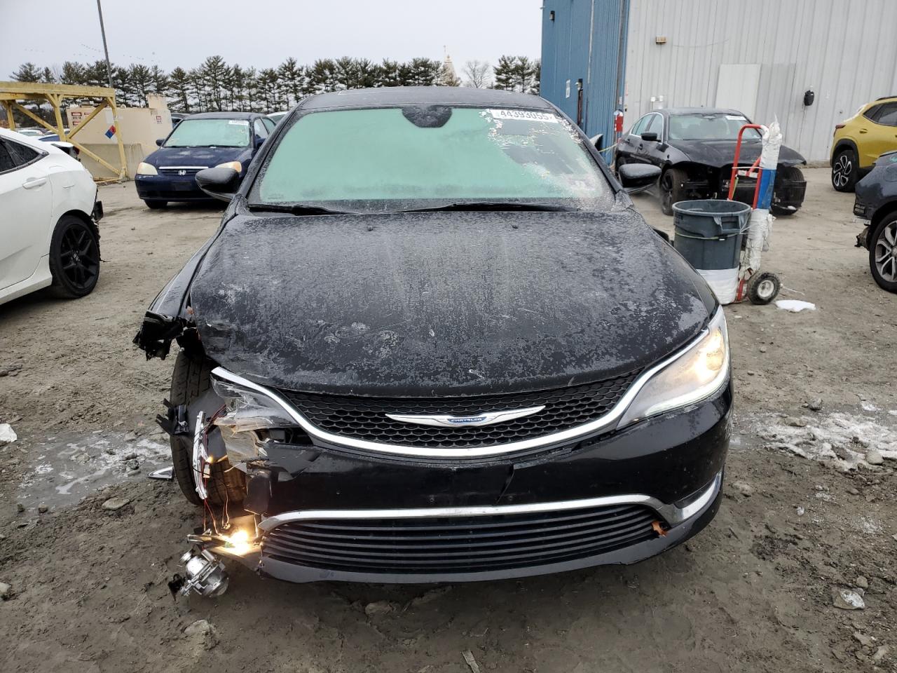 2017 Chrysler 200 - Image 5