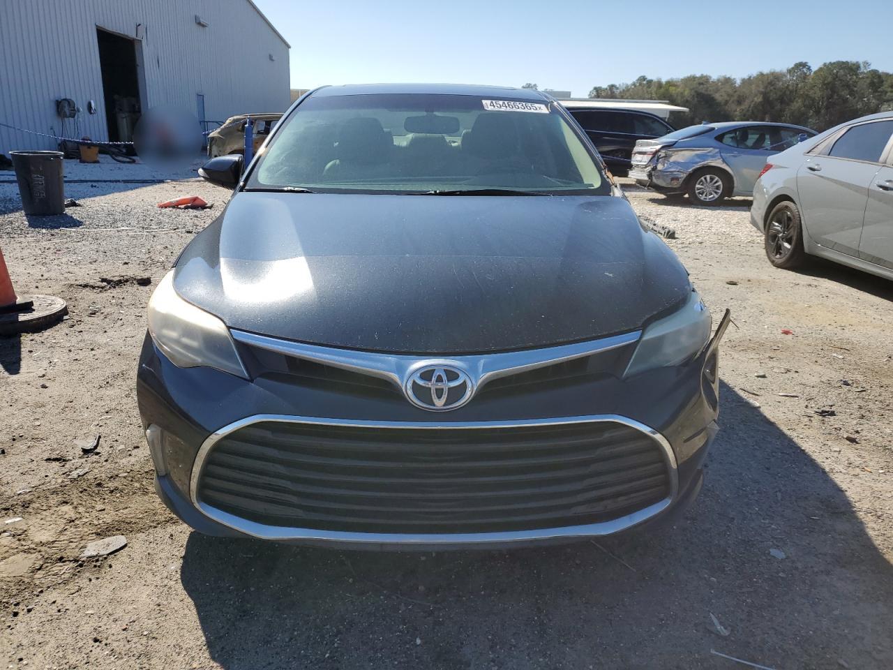 2016 Toyota Avalon - Image 5