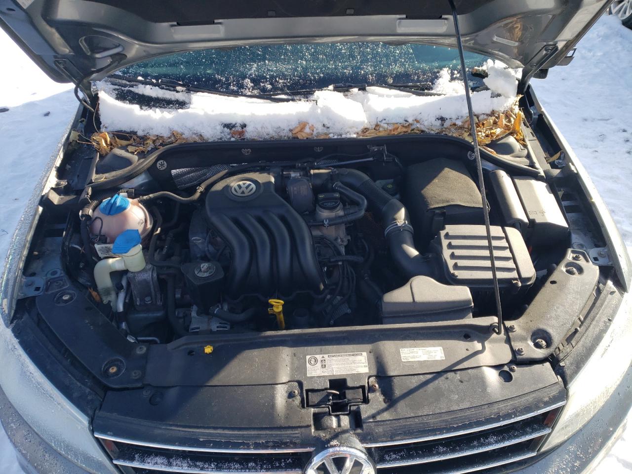 2015 Volkswagen Jetta - Image 11