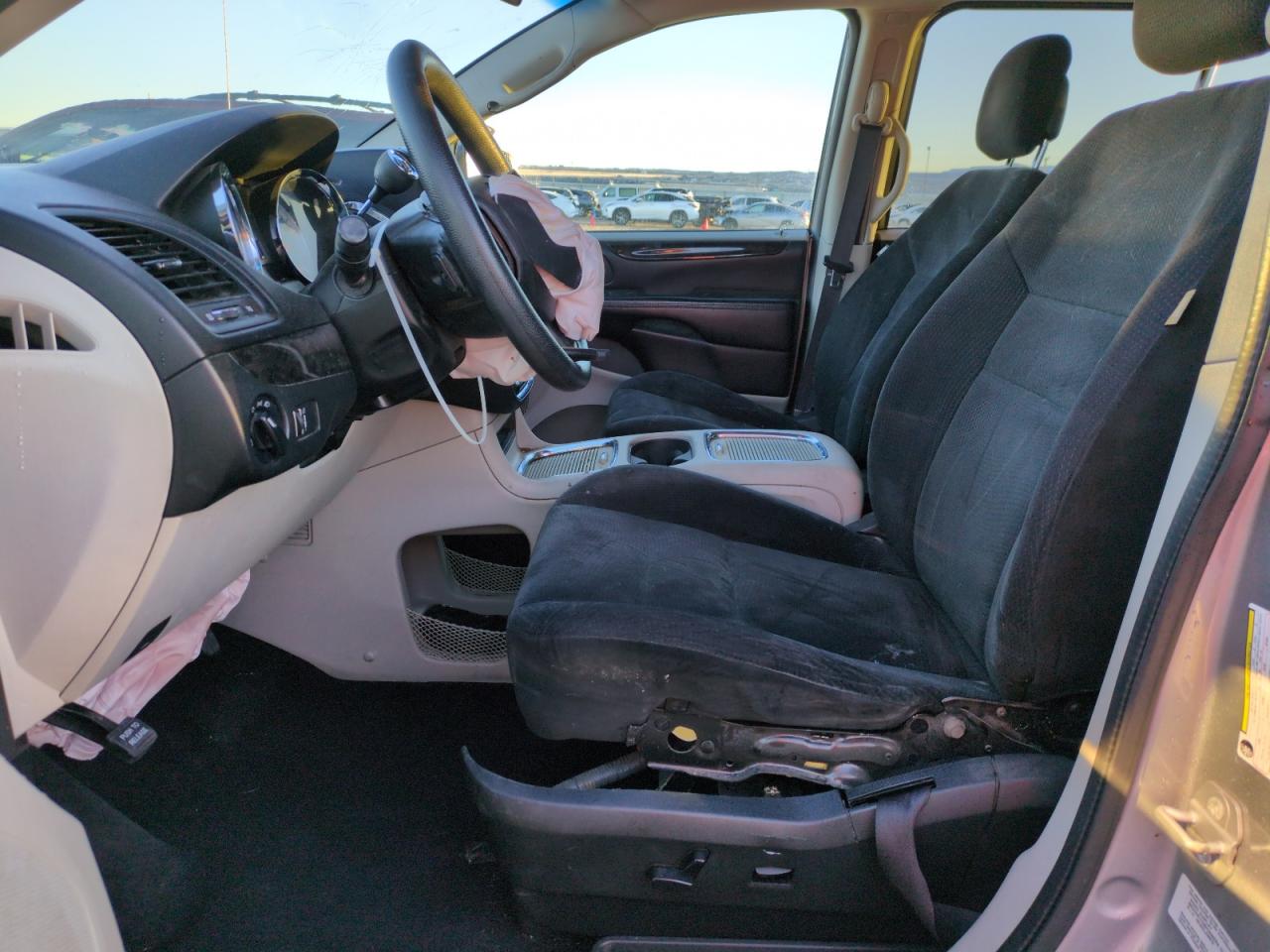 2015 Dodge Caravan - Image 7