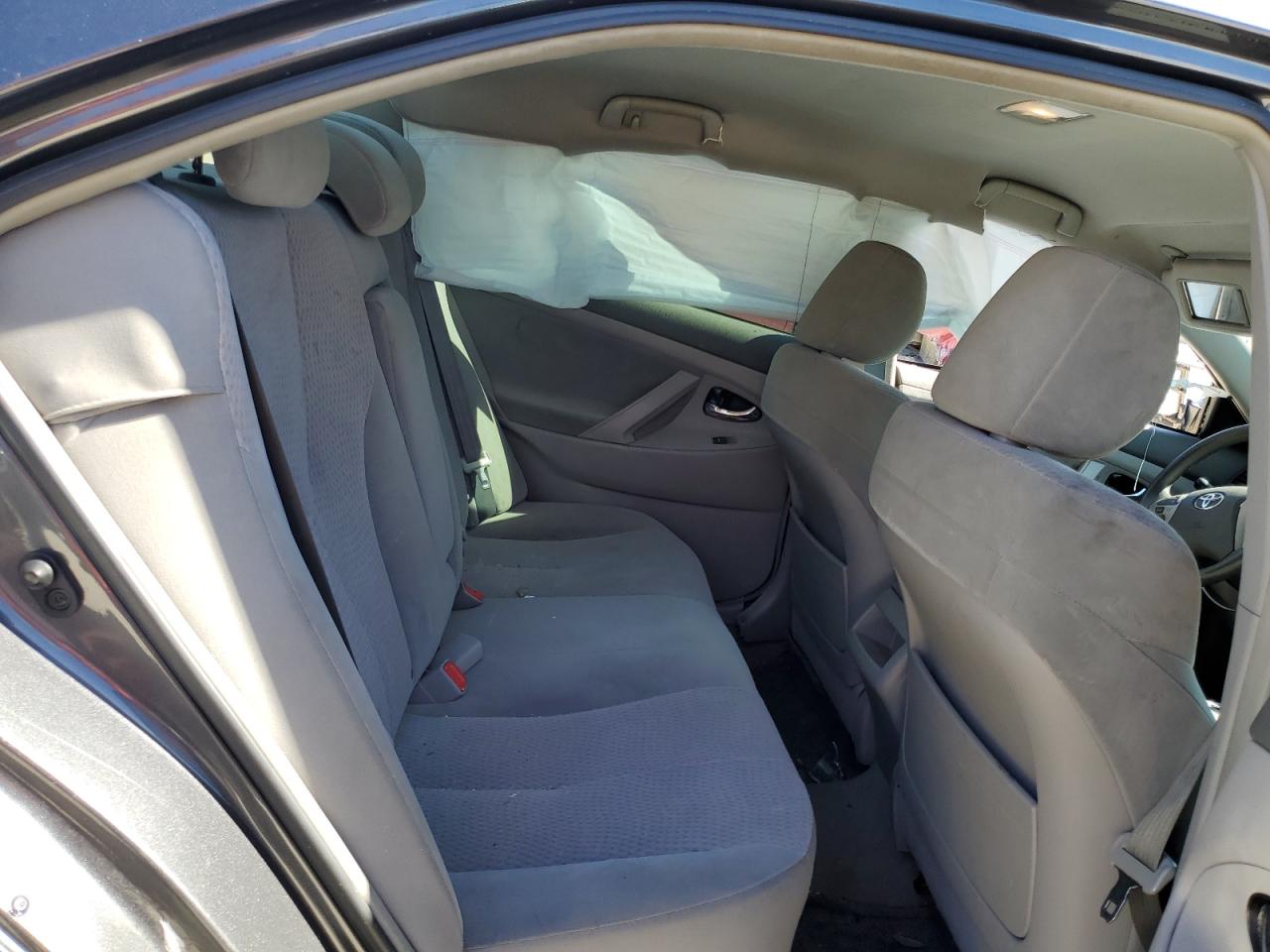 2011 Toyota Camry - Image 10