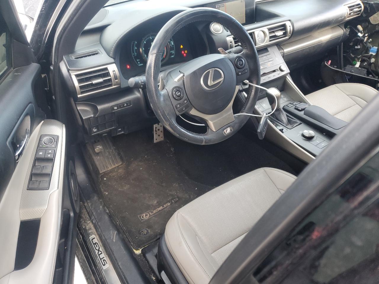 2015 Lexus IS - Image 8