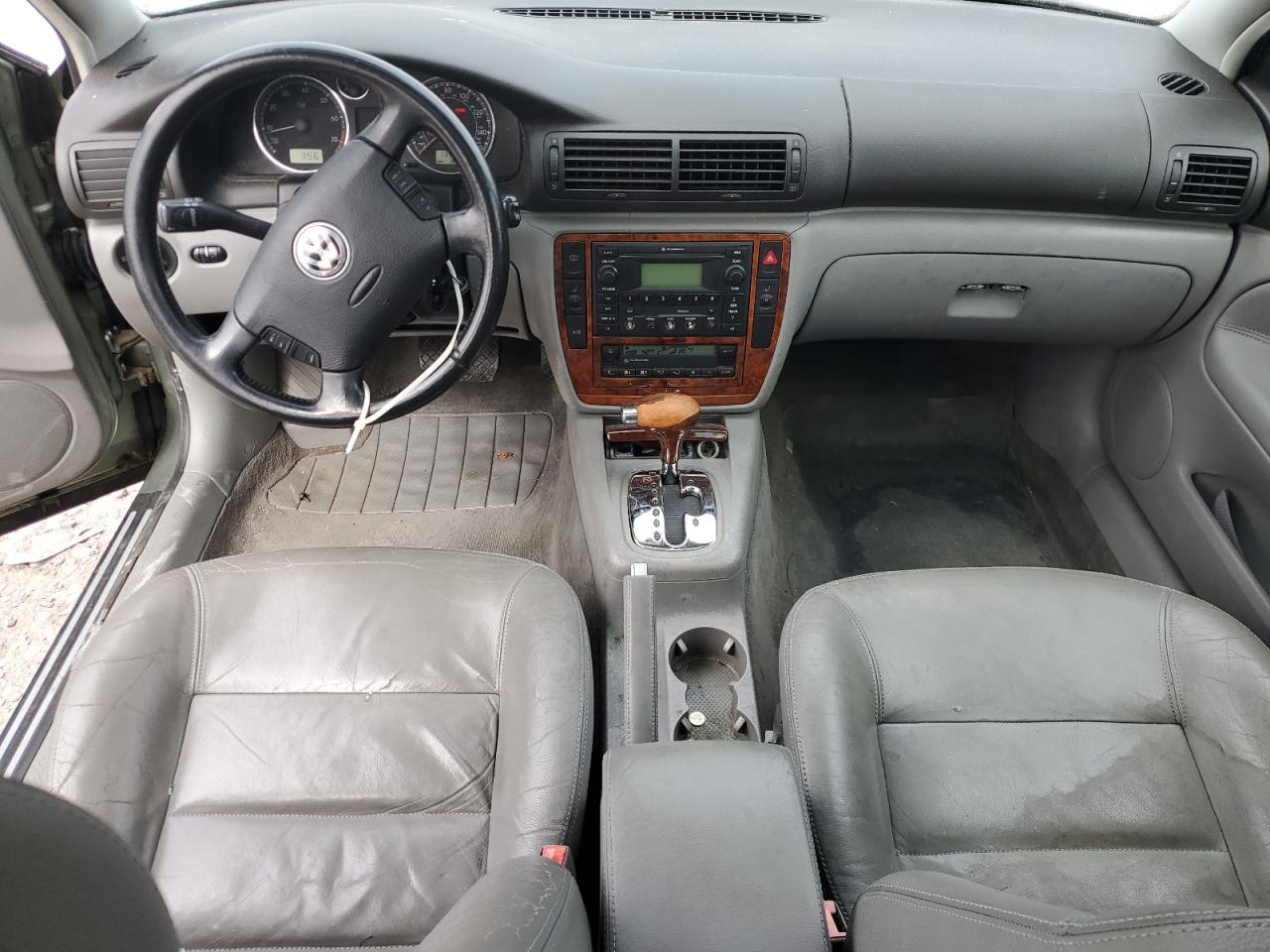 2002 Volkswagen Passat - Image 8