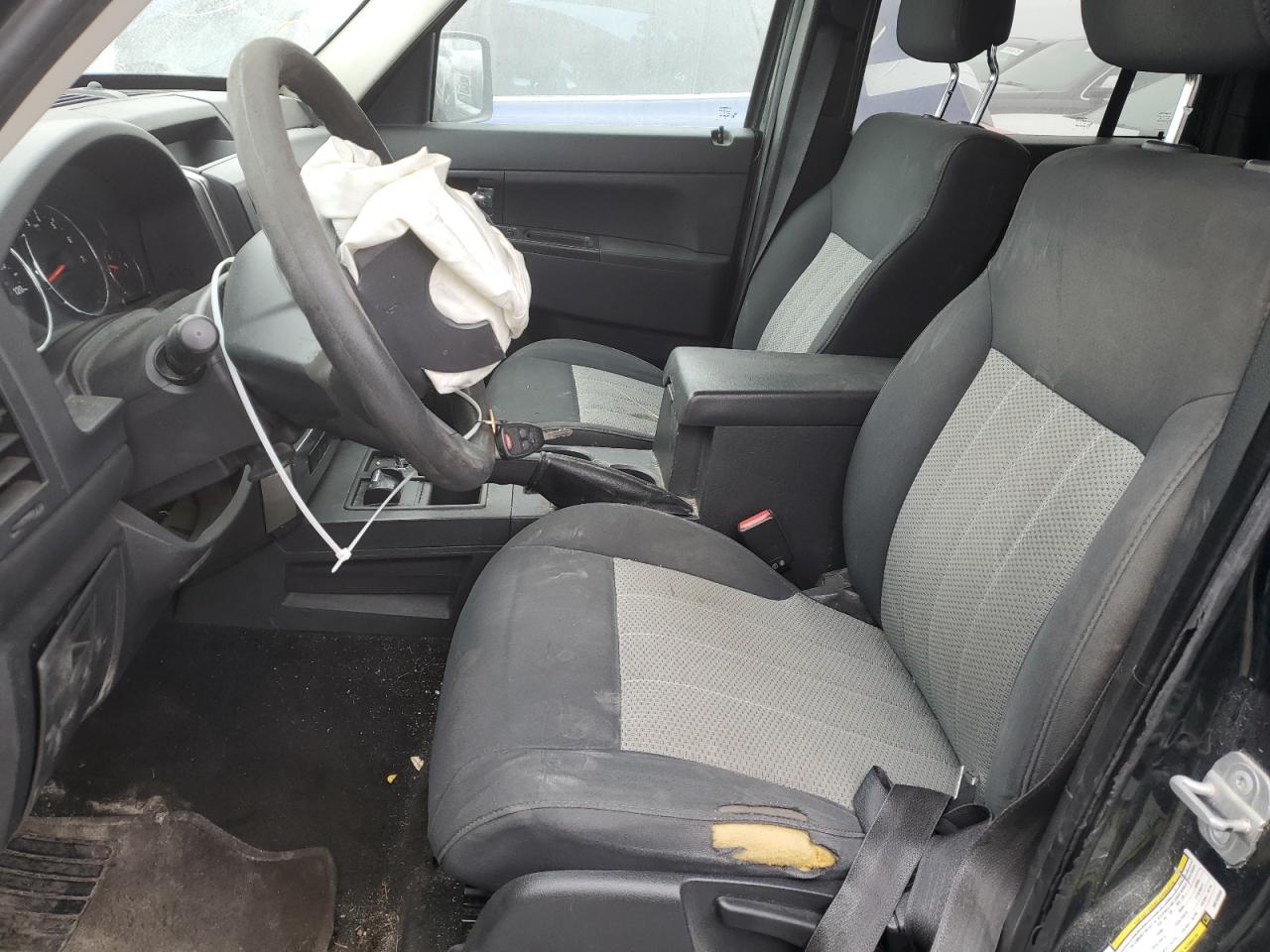 2010 Jeep Liberty (North America) - Image 7