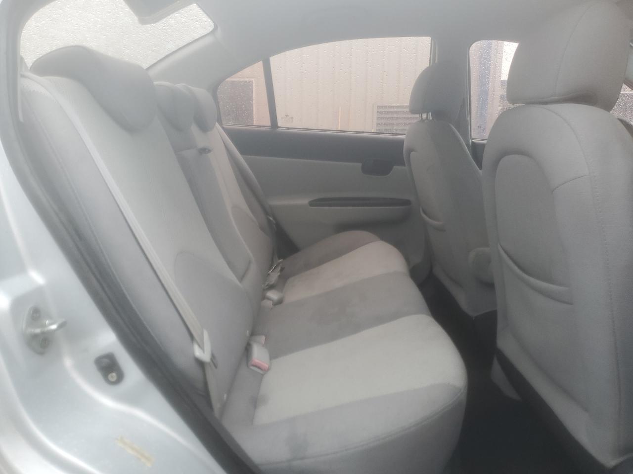 2008 Hyundai Accent - Image 10