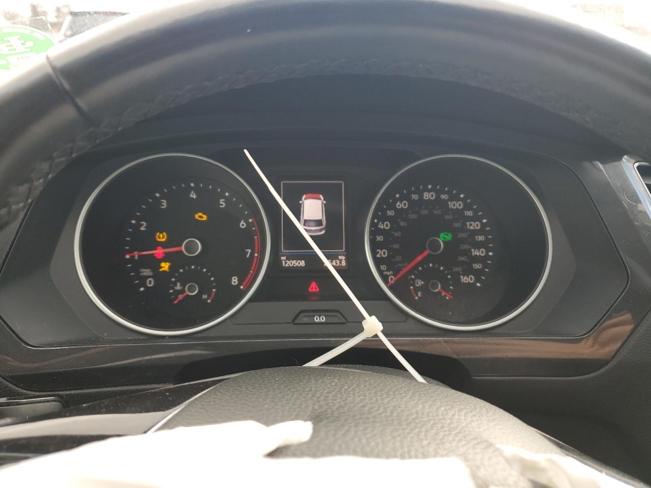 2018 Volkswagen Tiguan - Image 9