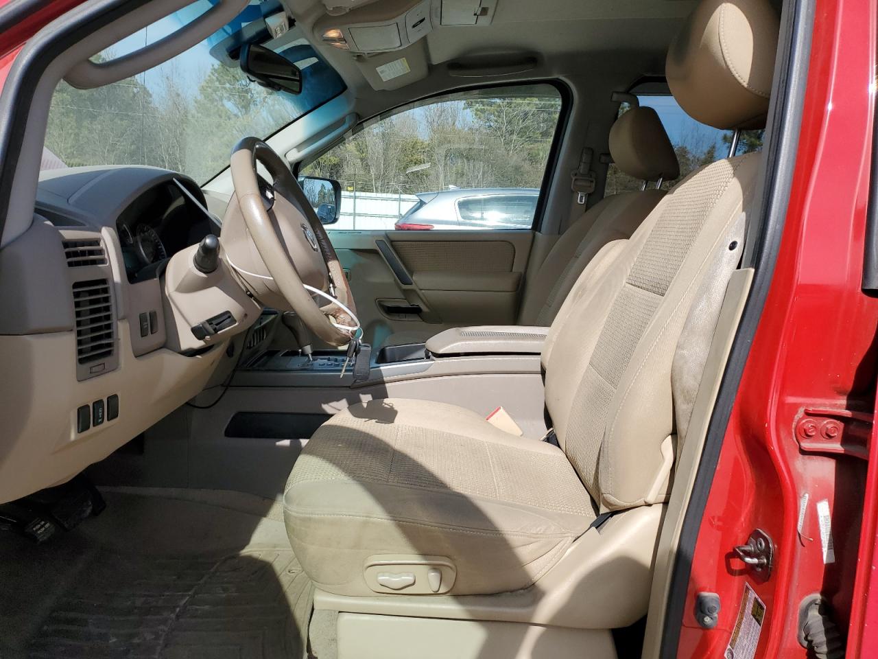 2011 Nissan Titan - Image 7