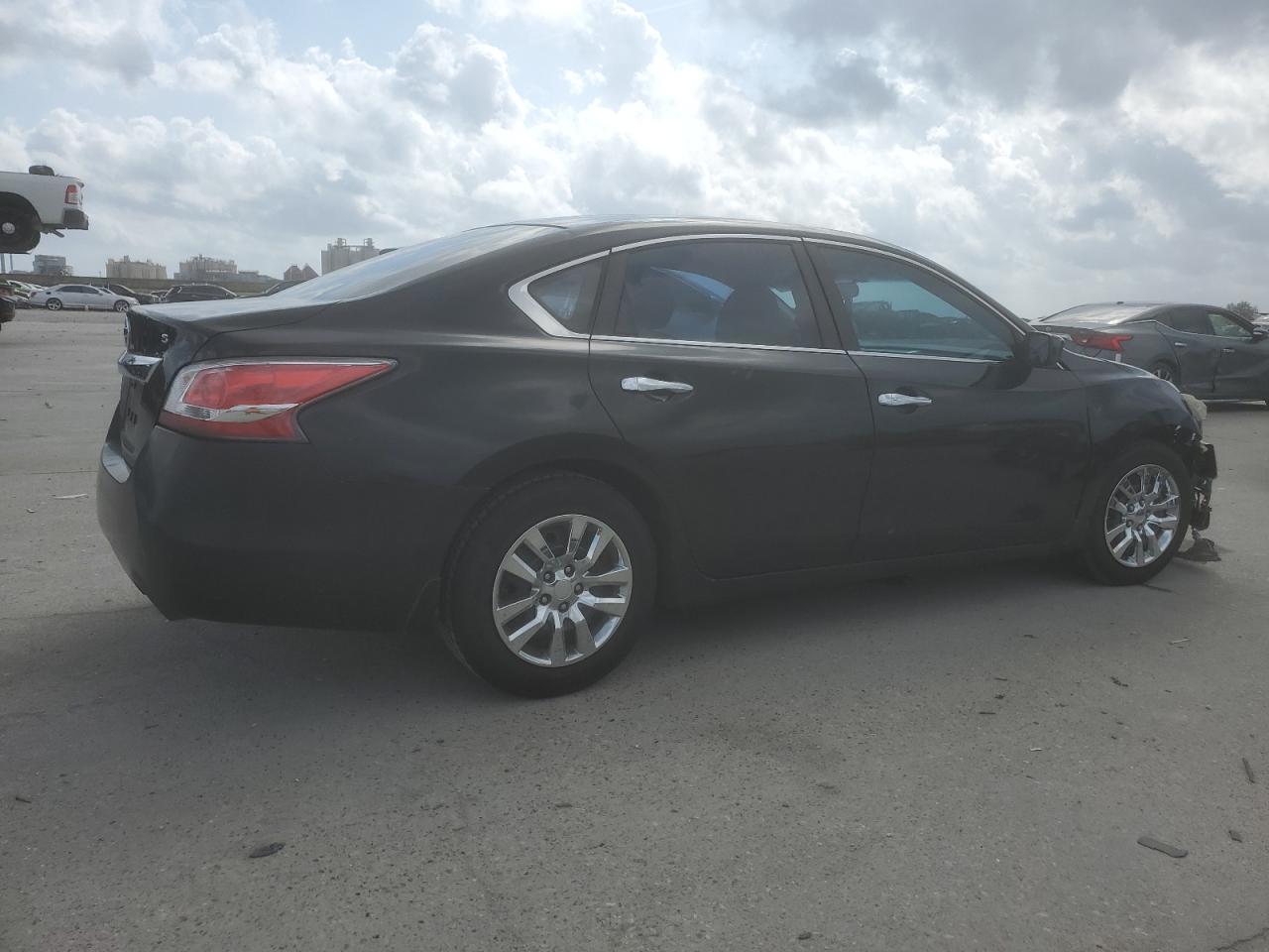 2015 Nissan Altima - Image 3