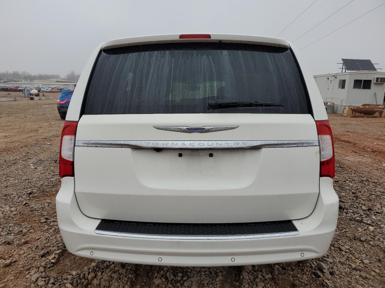 2013 Chrysler Town & Country - Image 6