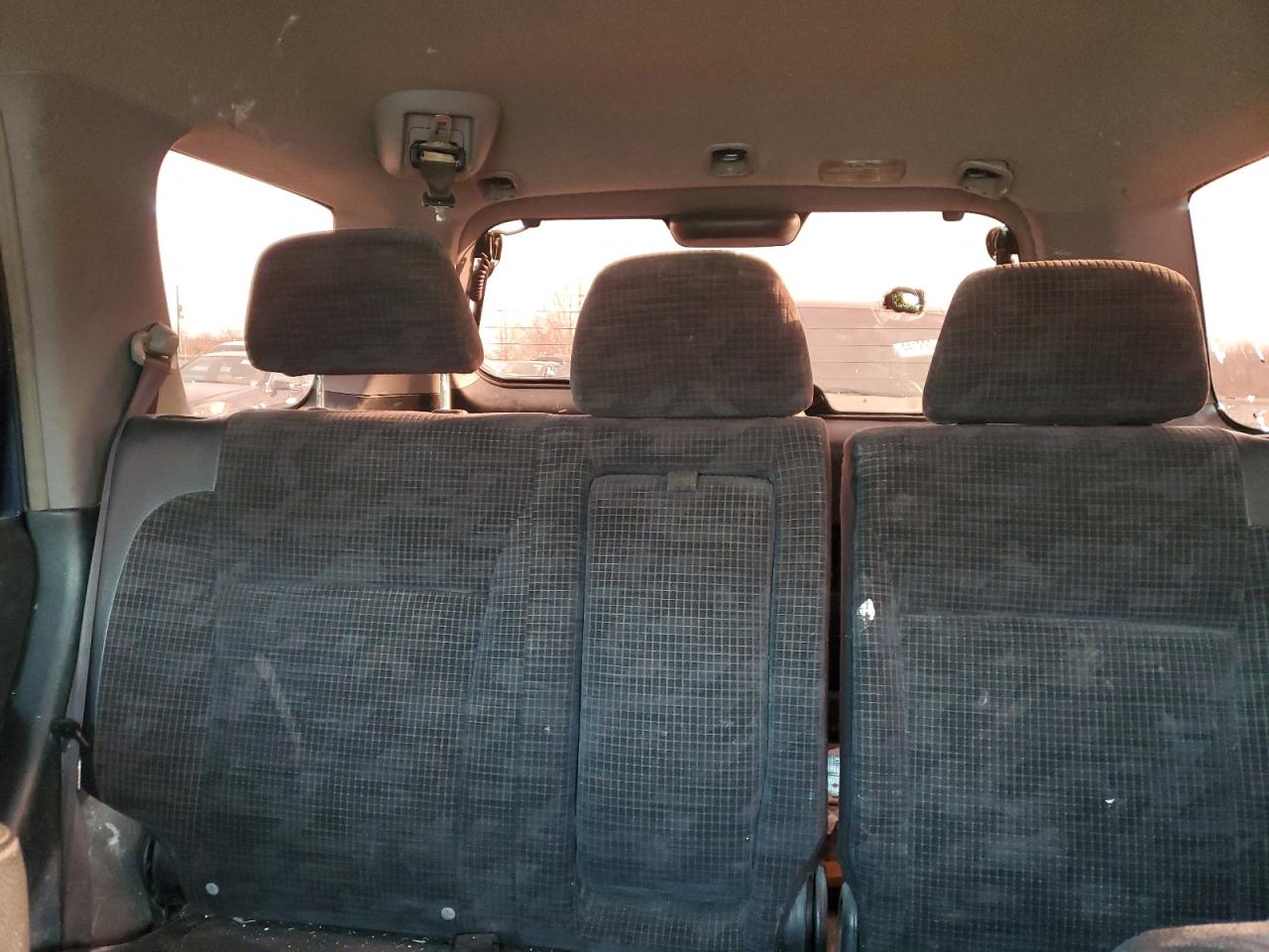 2004 Honda CR-V - Image 10