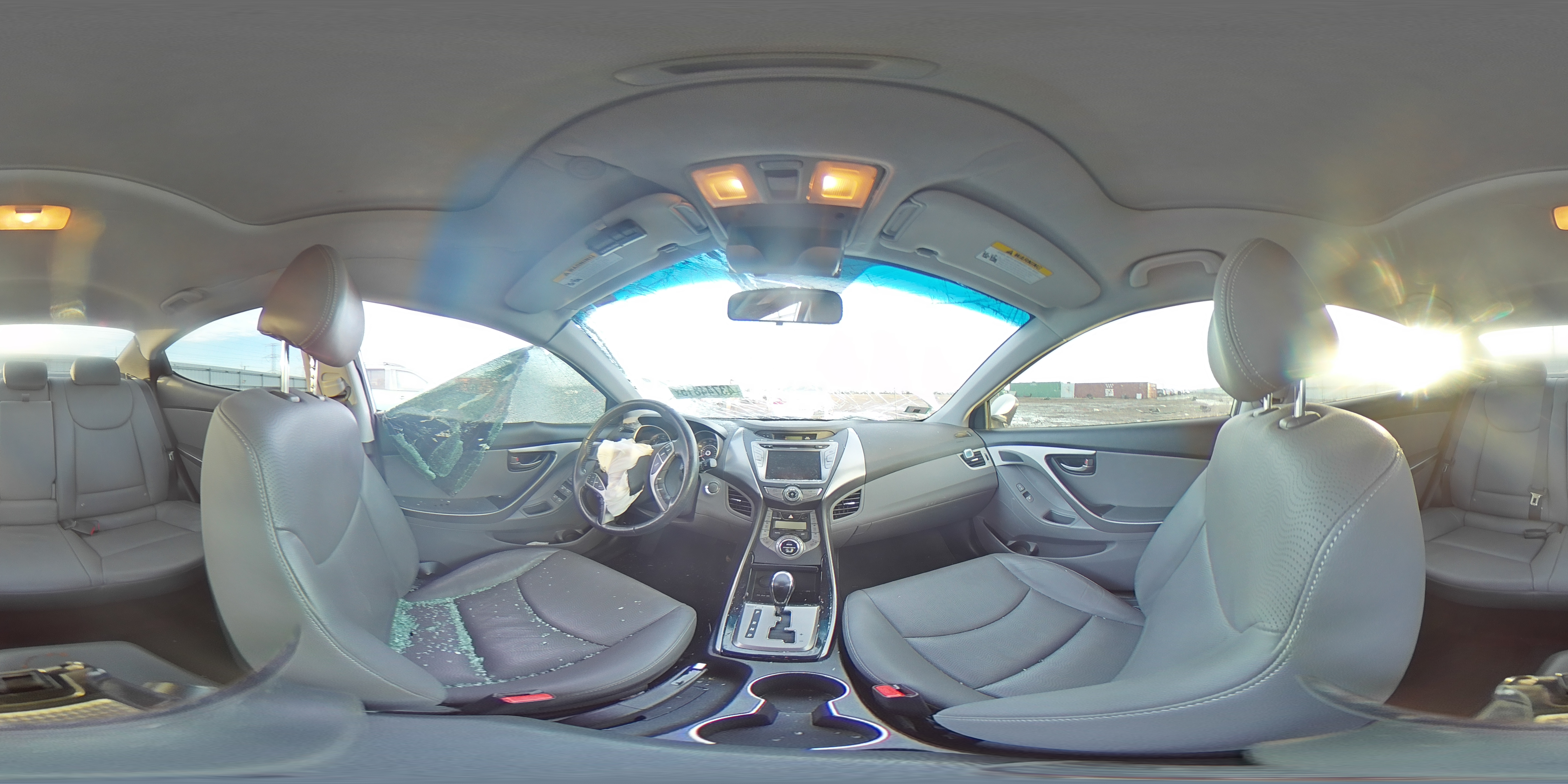 2013 Hyundai Elantra - Image 13