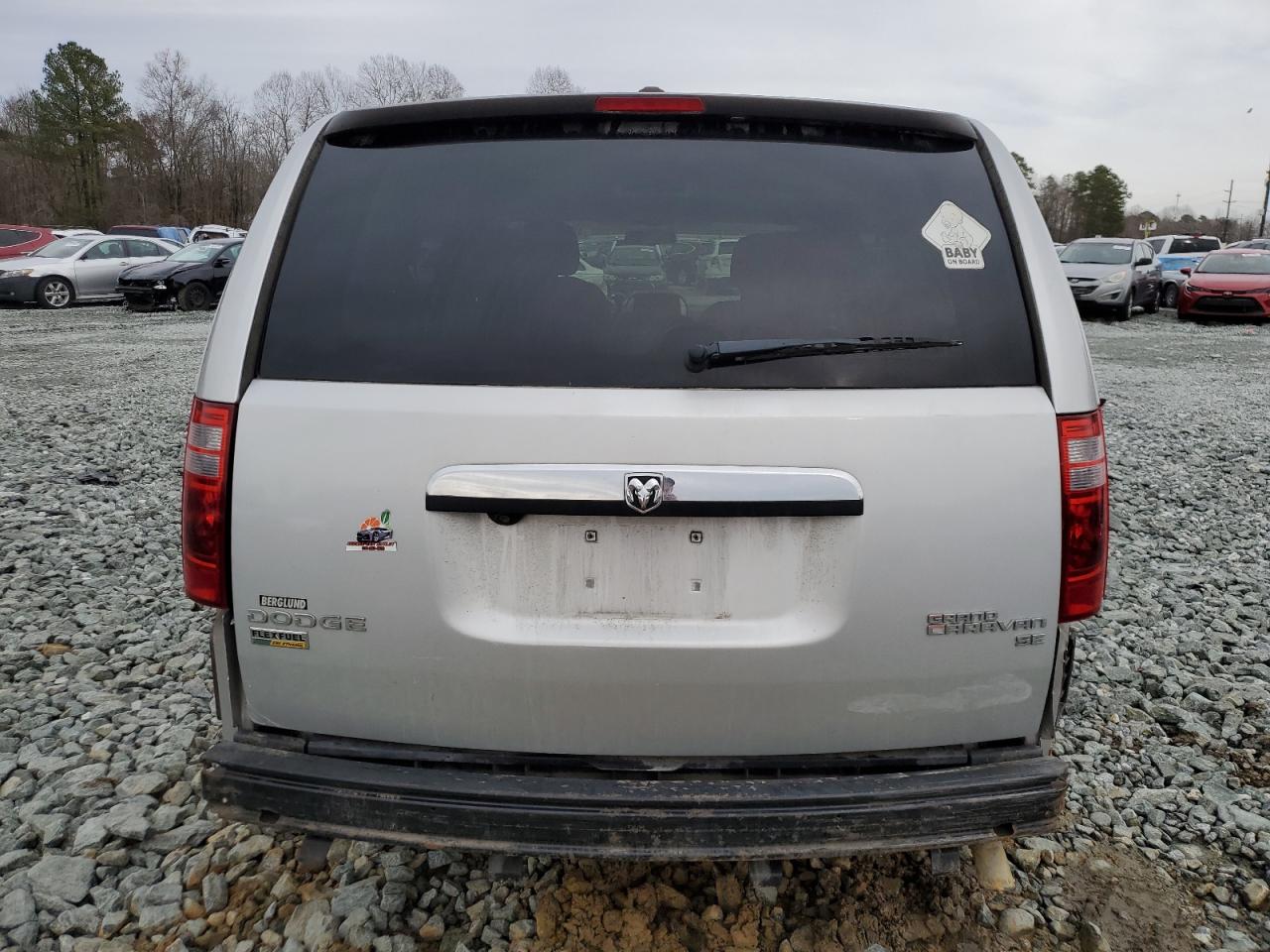 2010 Dodge Caravan - Image 6