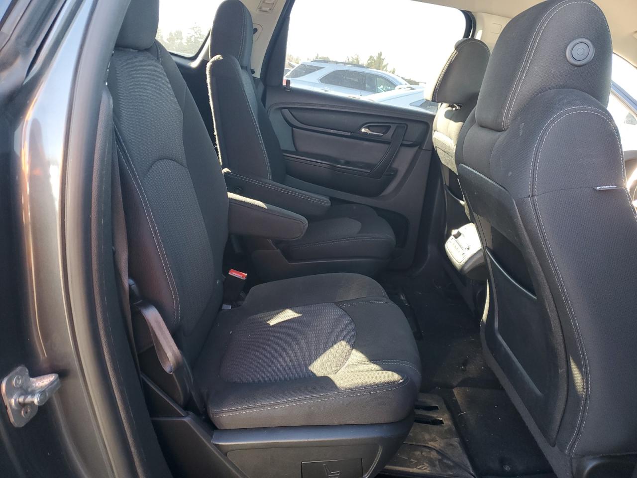 2014 Chevrolet Traverse - Image 11