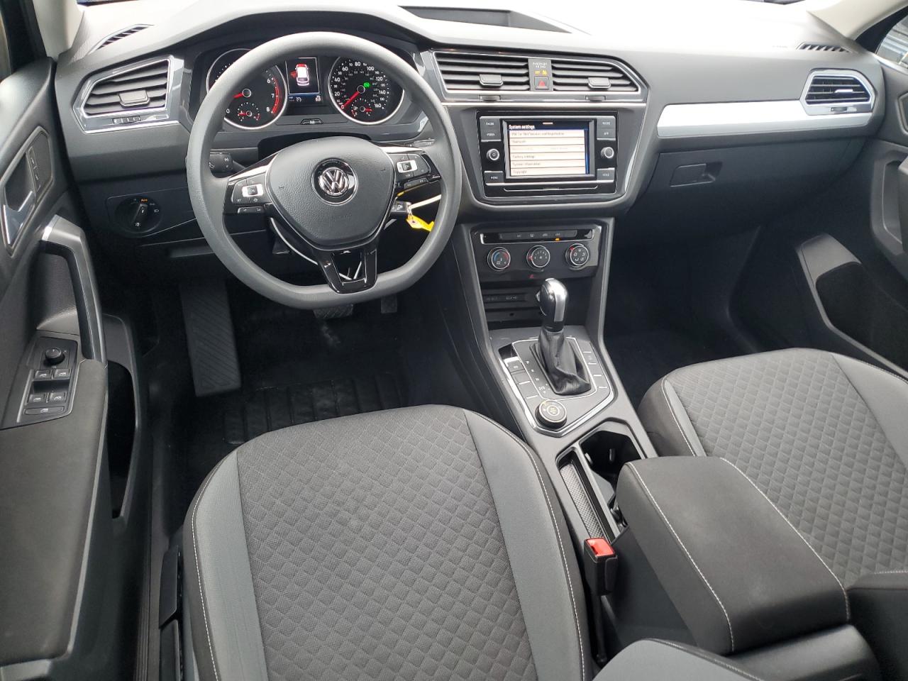 2021 Volkswagen Tiguan - Image 8