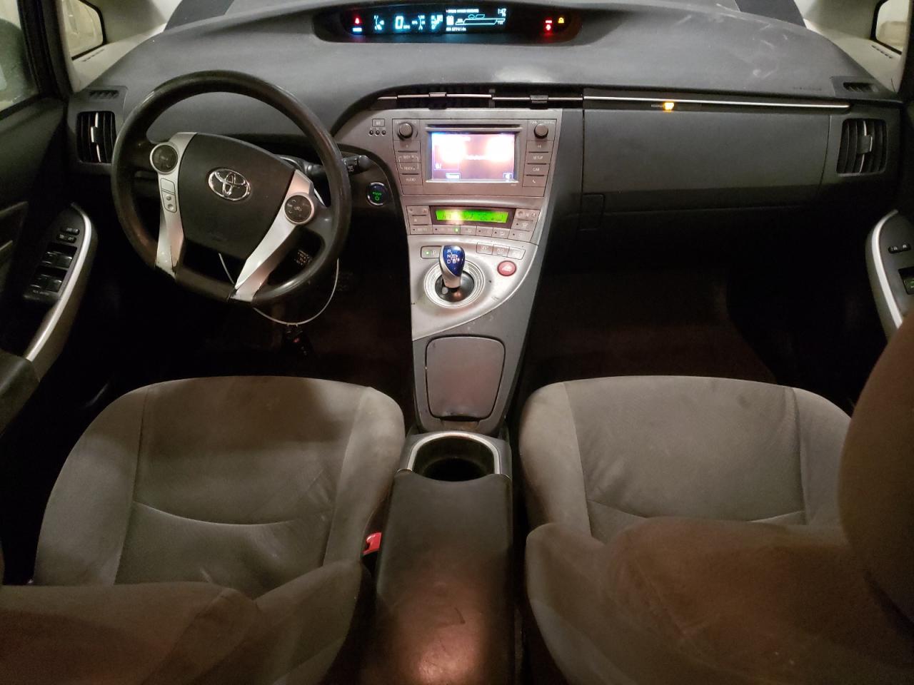 2012 Toyota Prius - Image 8