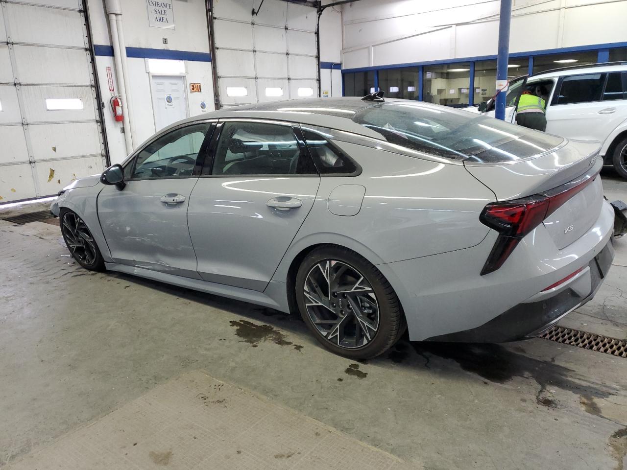 2025 Kia K5 - Image 2