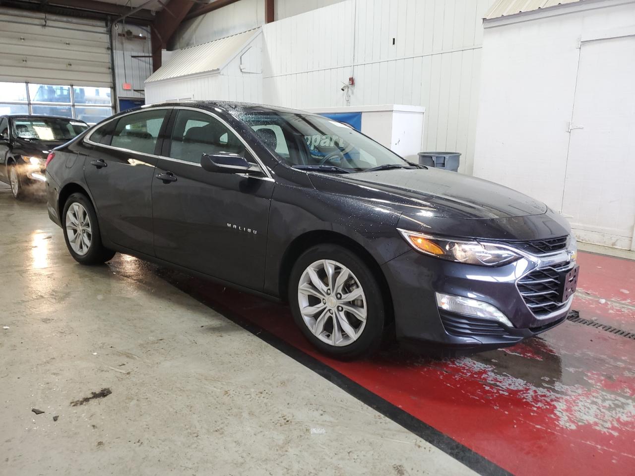 2023 Chevrolet Malibu - Image 4