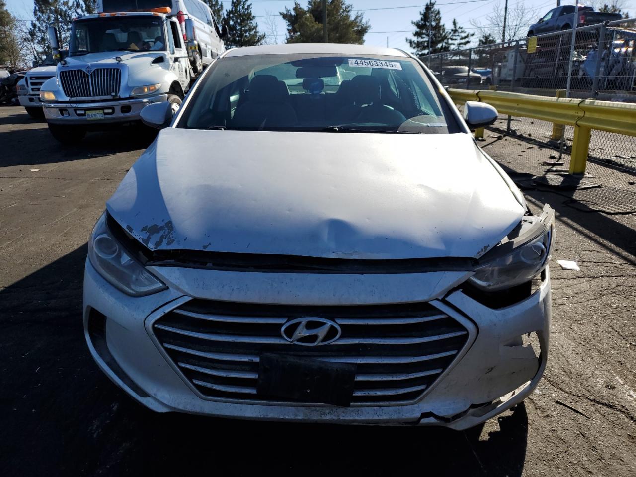 2017 Hyundai Elantra - Image 5