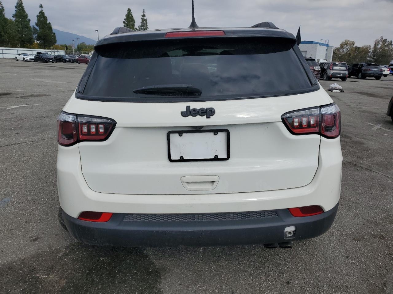 2020 Jeep Compass - Image 6