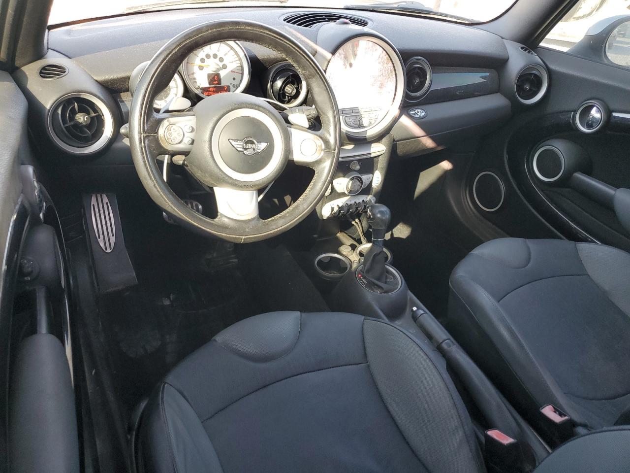 2010 MINI Cooper - Image 8