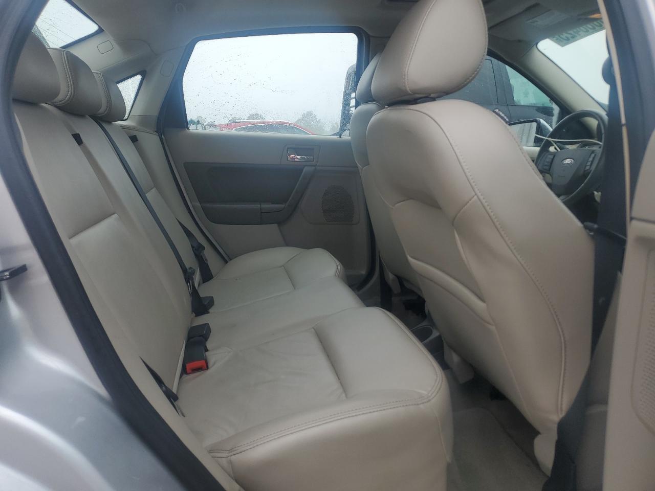 2011 Ford Focus - Image 10