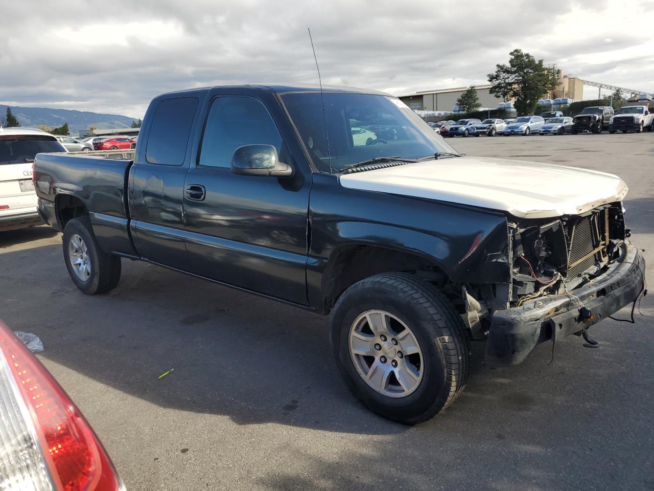 2005 GMC Sierra - Image 4