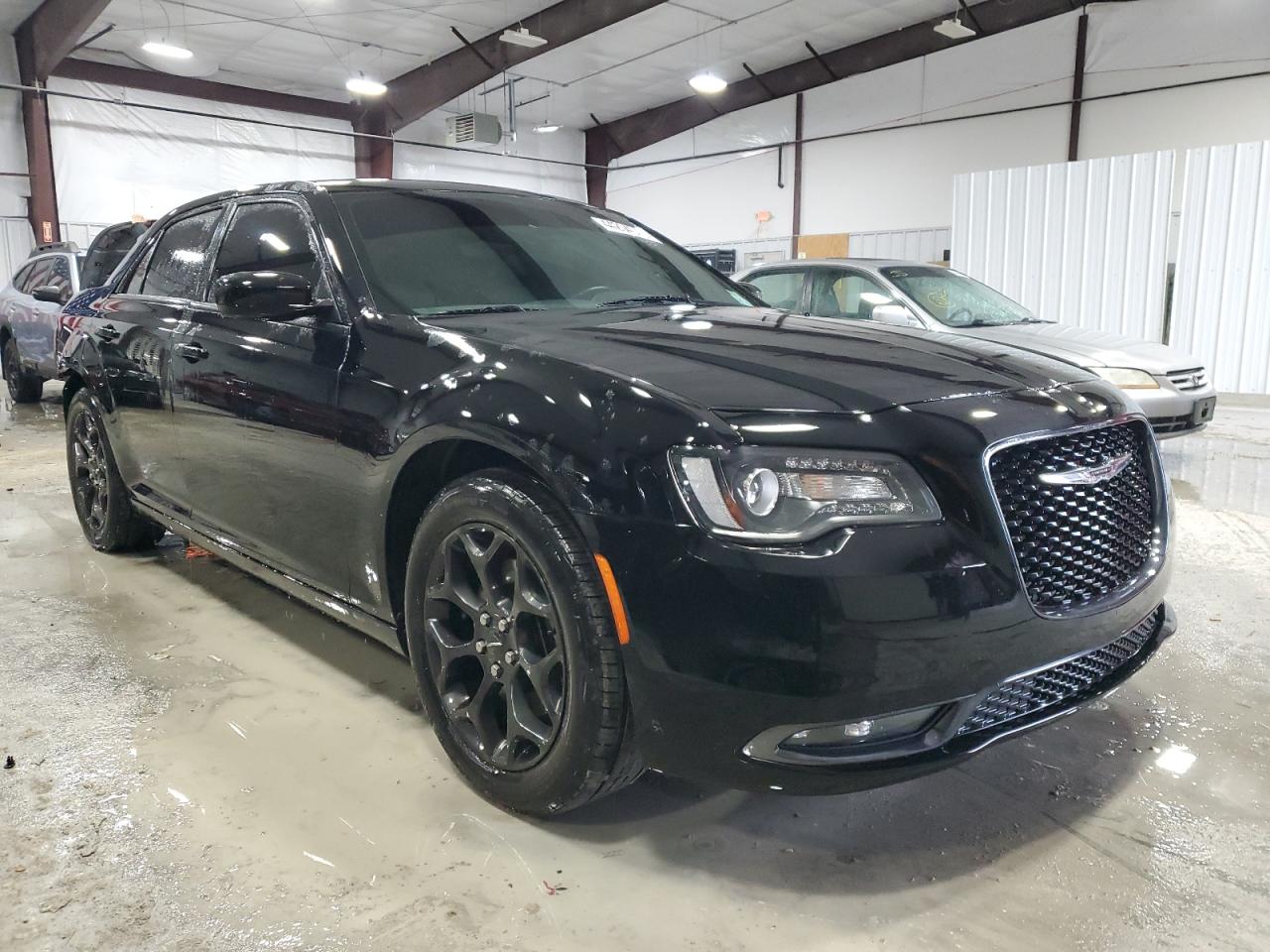 2019 Chrysler 300 - Image 4