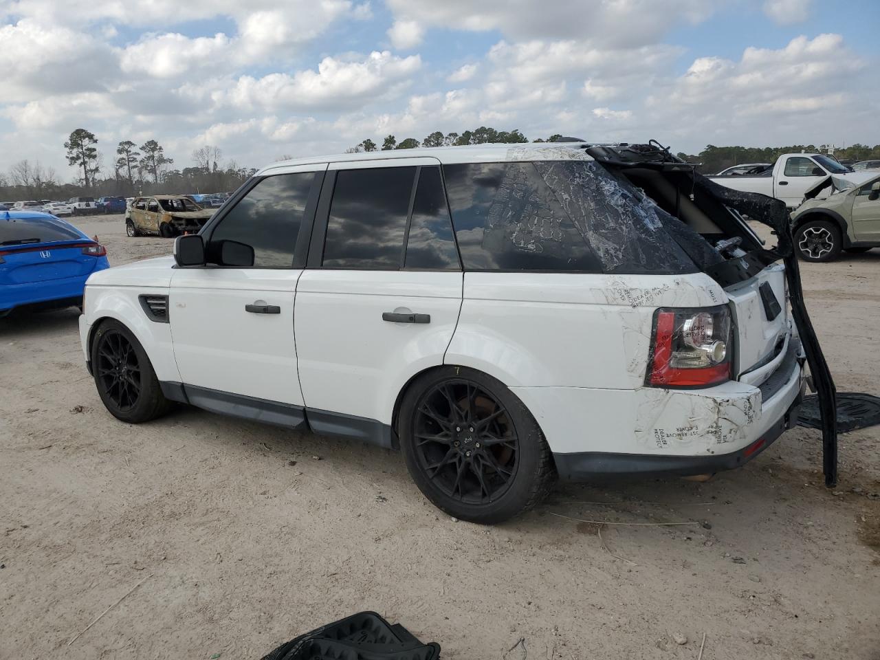 2011 Land Rover Range Rover - Image 2