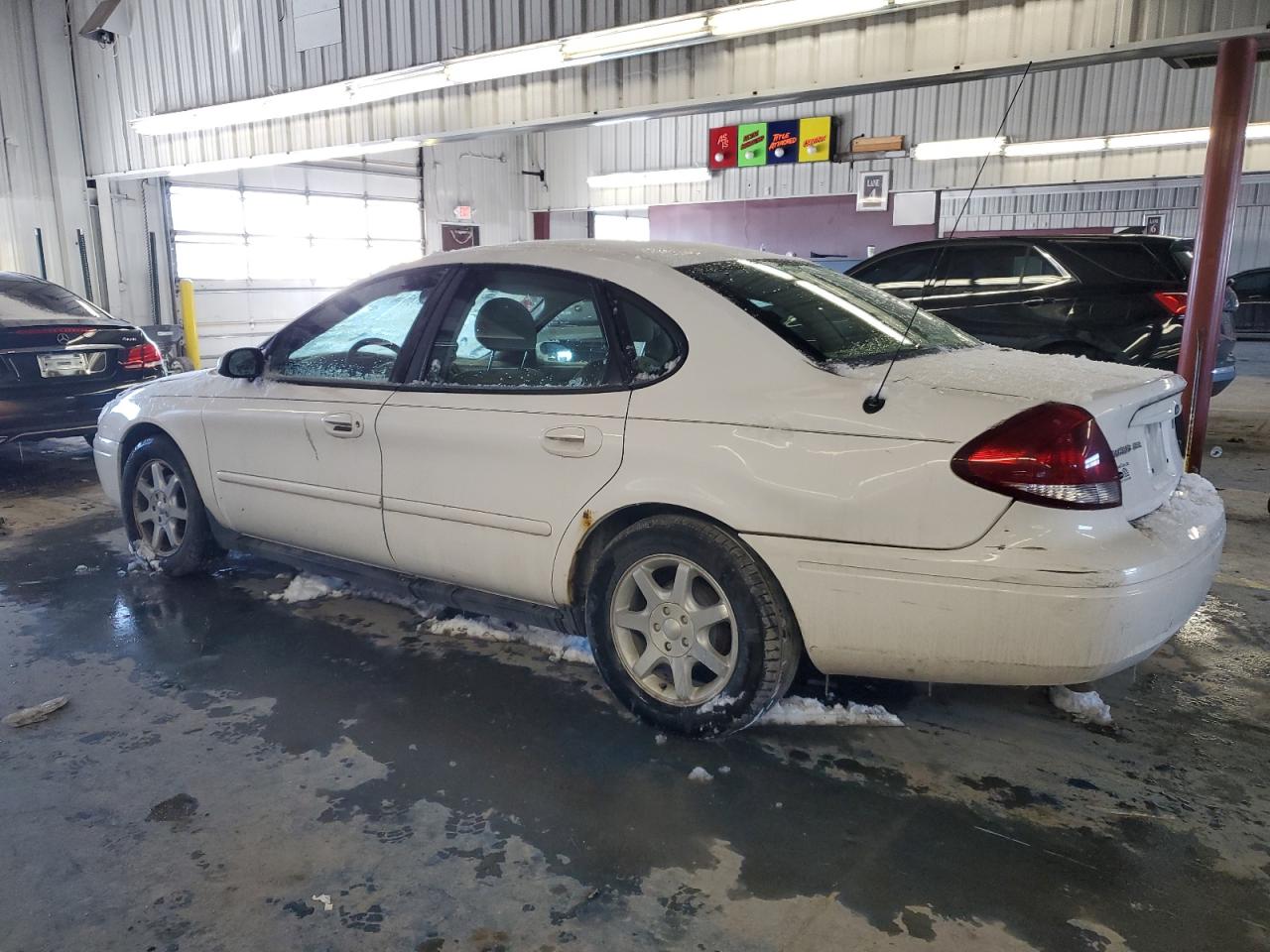 2006 Ford Taurus - Image 2