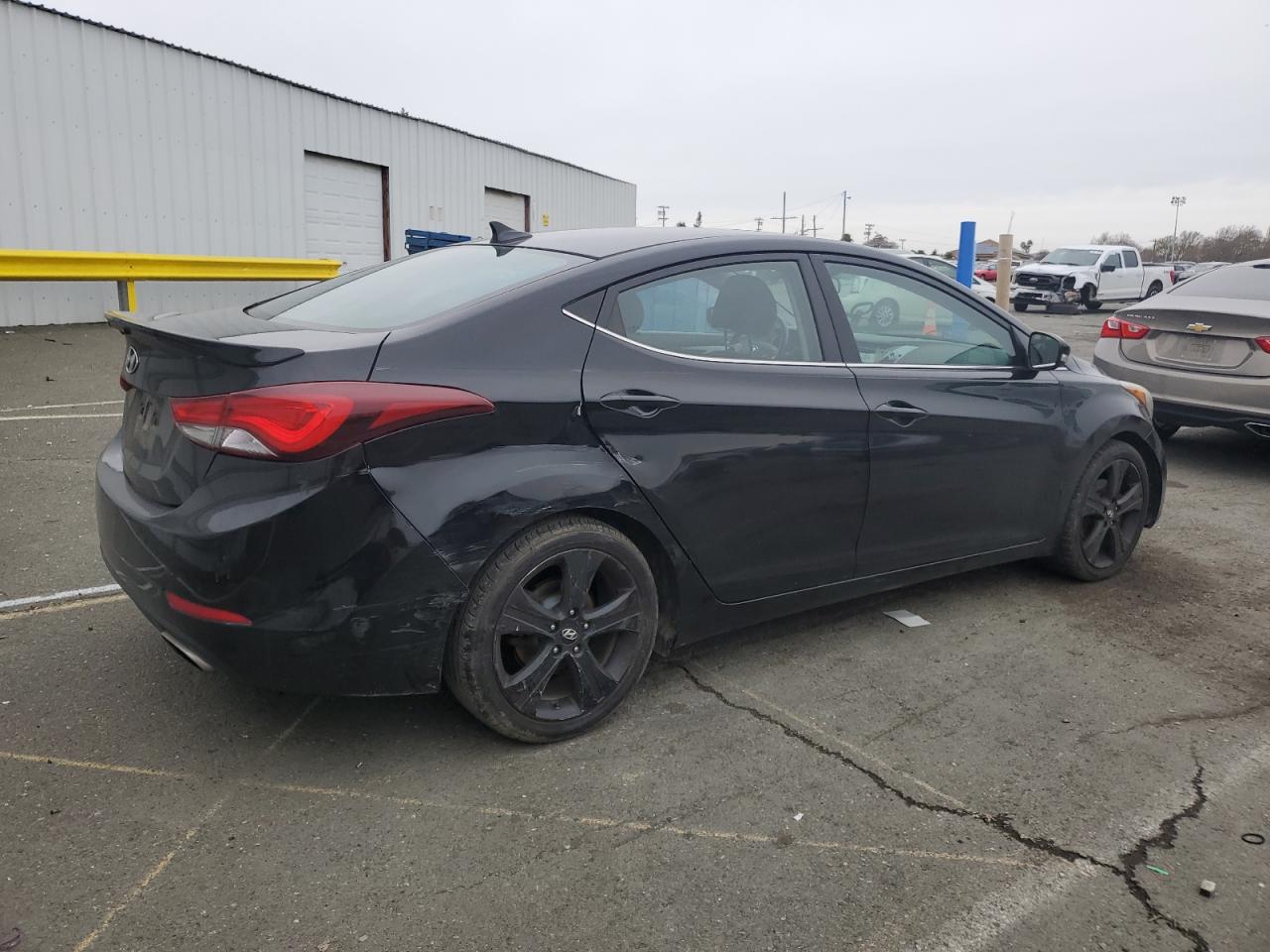 2015 Hyundai Elantra - Image 3