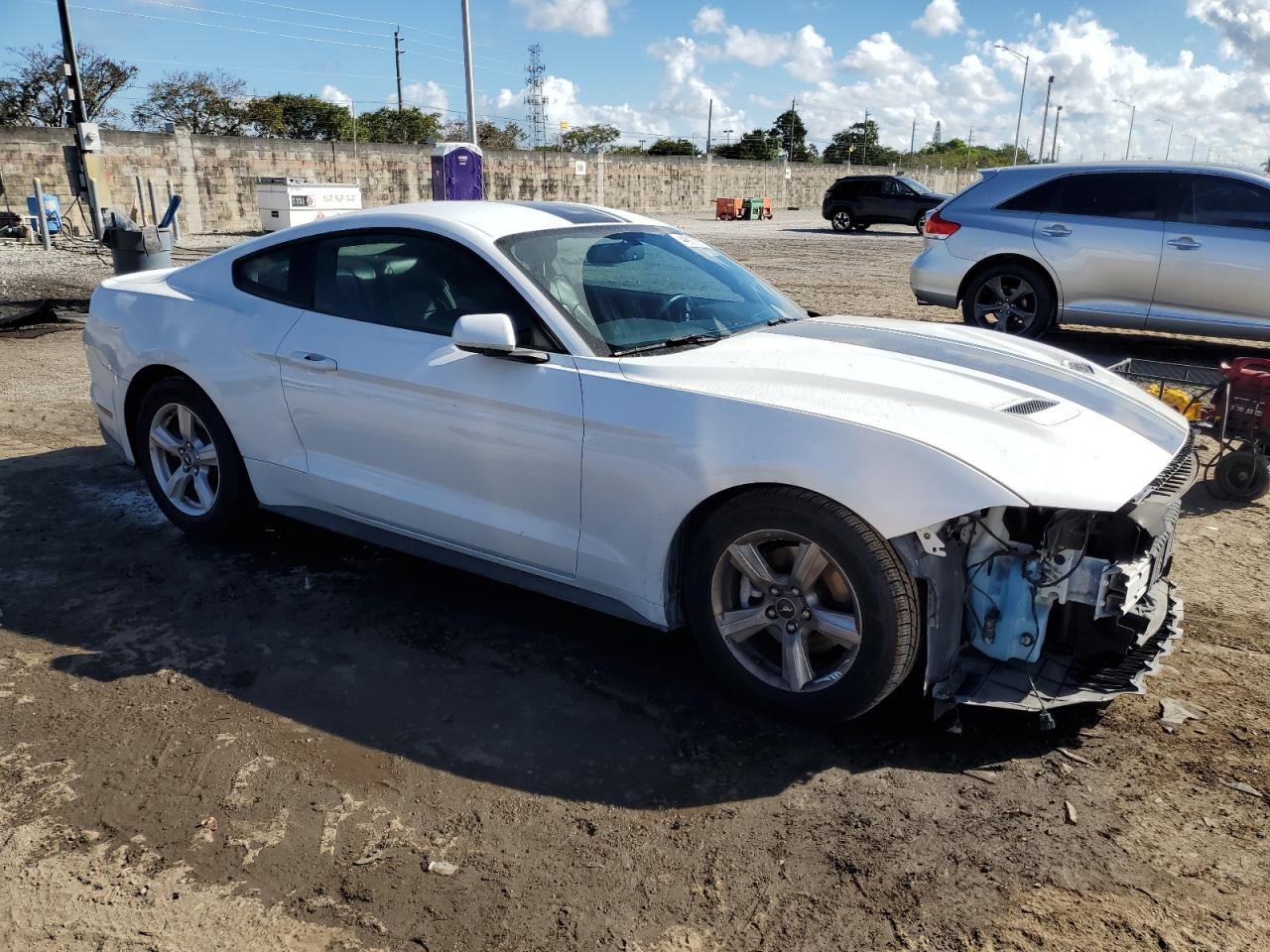 2019 Ford Mustang - Image 4