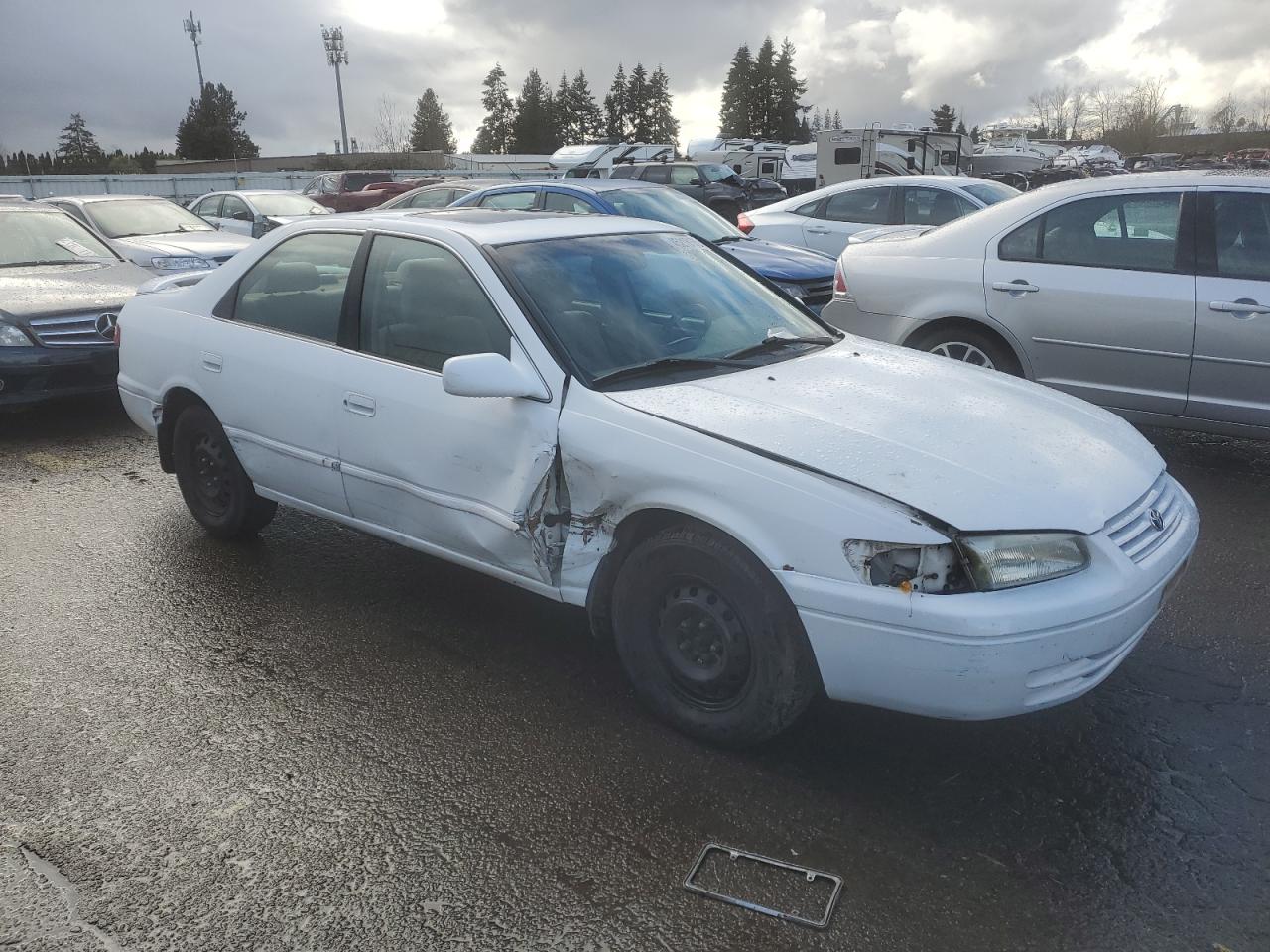 1998 Toyota Camry - Image 4