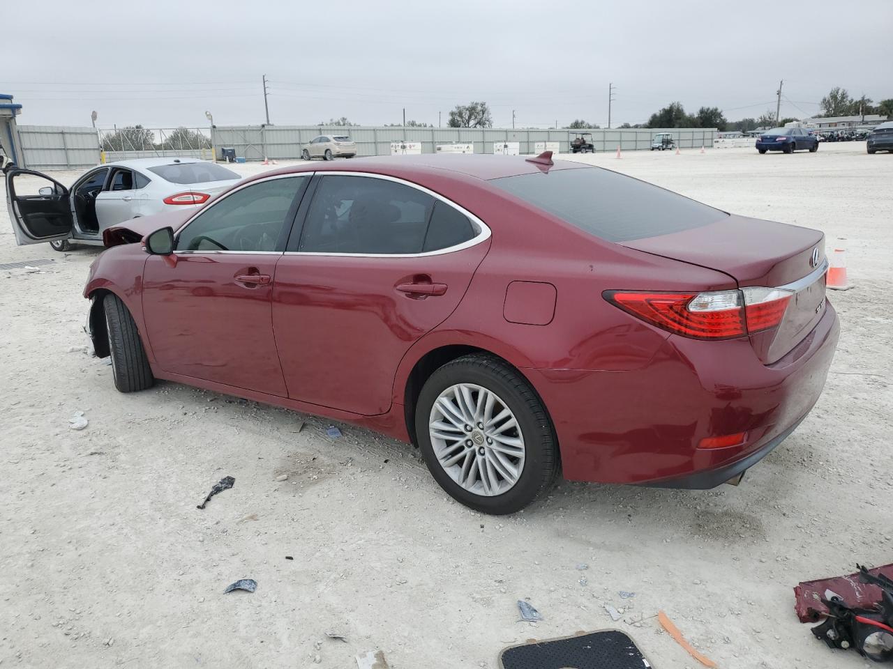 2013 Lexus ES - Image 2