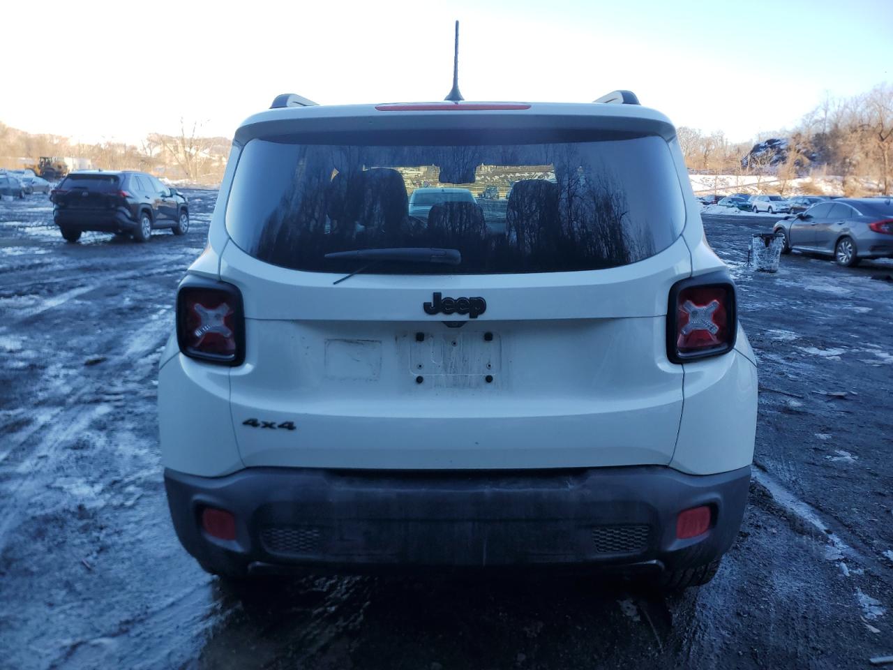 2017 Jeep Renegade - Image 6