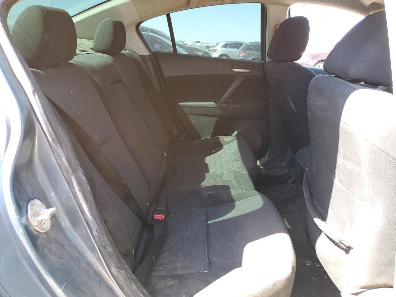 2010 Mazda 3 - Image 10