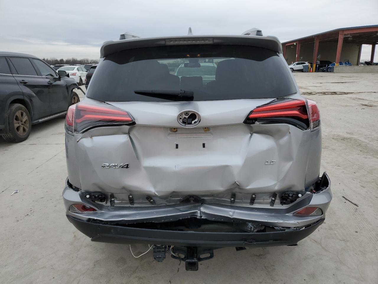 2018 Toyota RAV 4 - Image 6