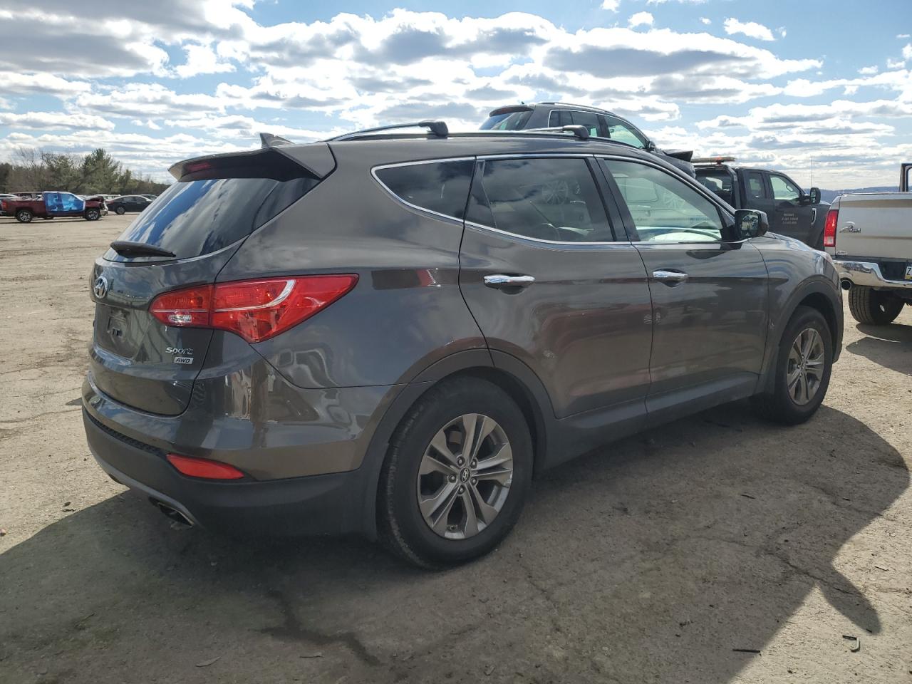 2014 Hyundai Santa Fe - Image 3