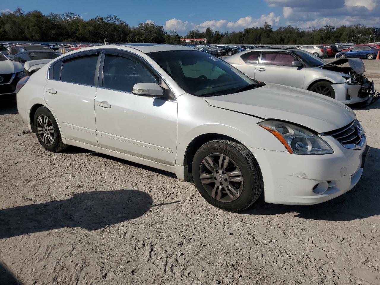 2010 Nissan Altima - Image 4