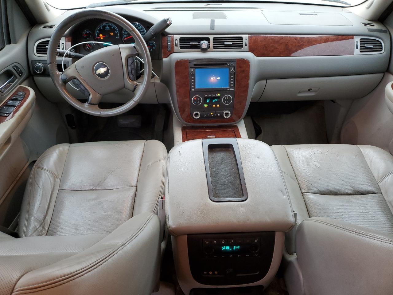 2009 Chevrolet Suburban - Image 8