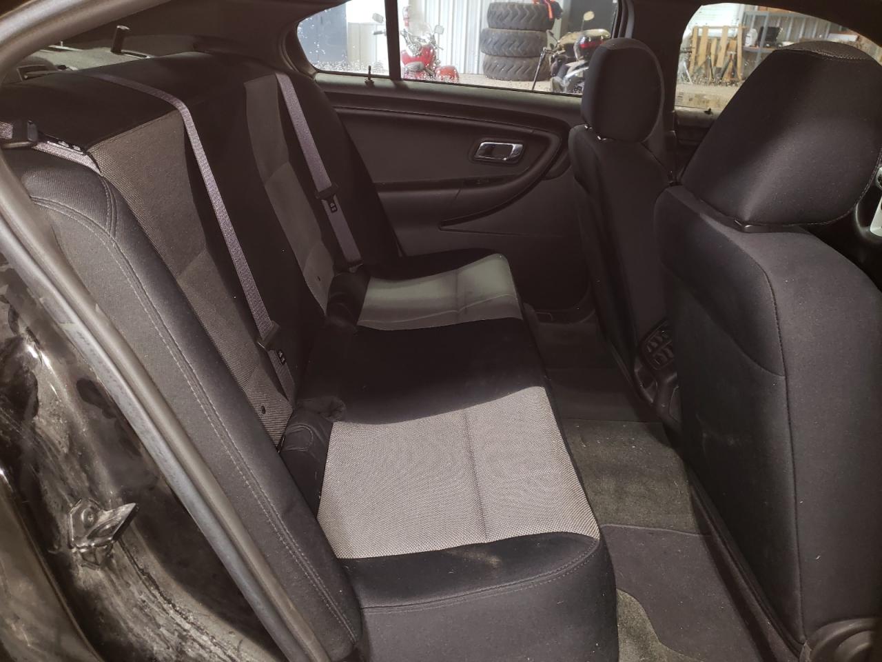 2014 Ford Taurus - Image 10
